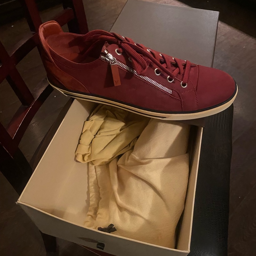 Louis Vuitton size 12 rust color never worn - Picture 3 of 3
